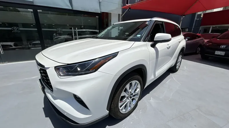 Toyota Highlander 2021