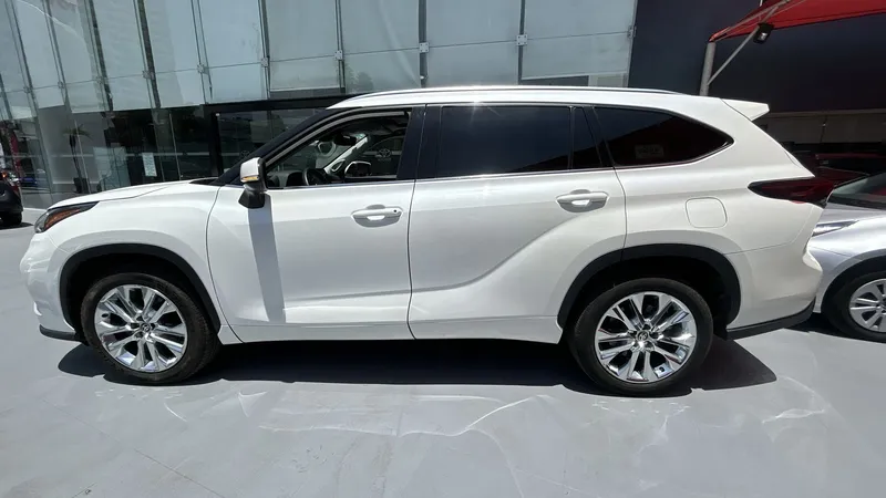 Toyota Highlander 2021