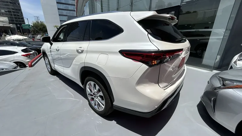 Toyota Highlander 2021