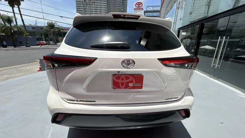 Toyota Highlander 2021