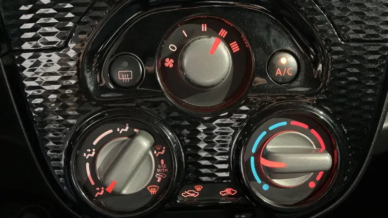 Nissan March 2022