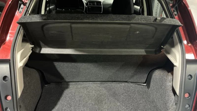 Nissan March 2022