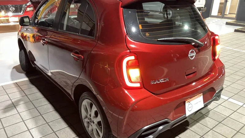 Nissan March 2022