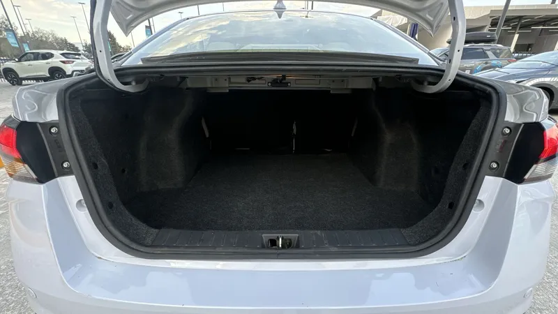 Nissan Versa 2023