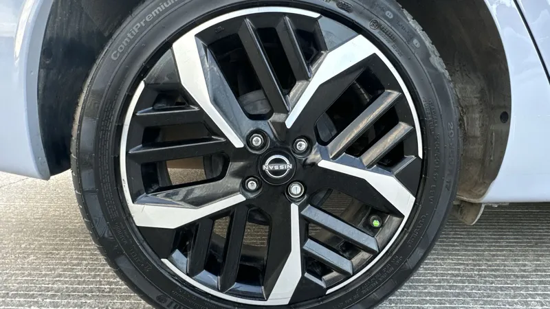 Nissan Versa 2023