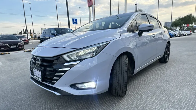 Nissan Versa 2023