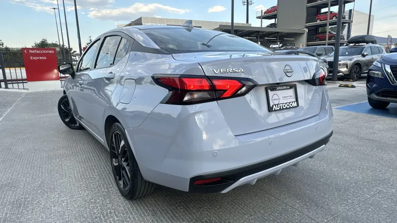 Nissan Versa 2023