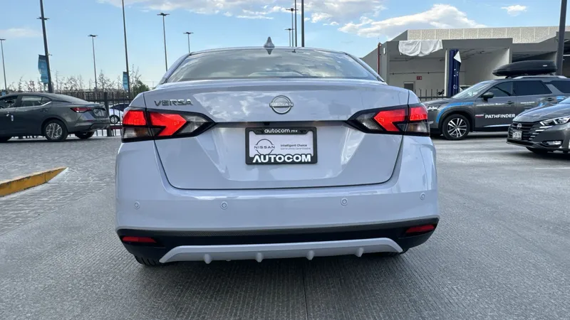 Nissan Versa 2023