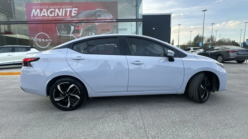 Nissan Versa 2023