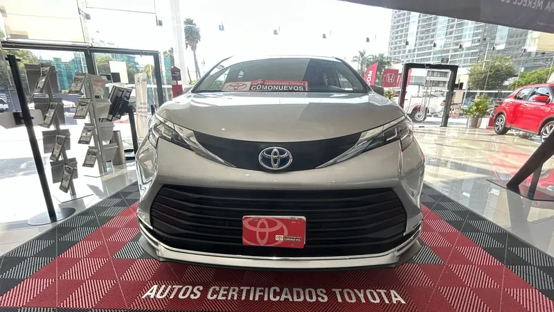 Toyota Sienna 2021