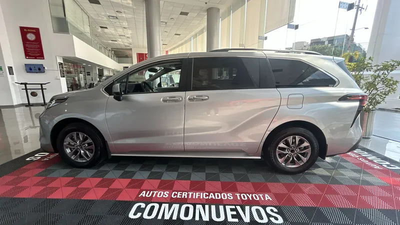 Toyota Sienna 2021