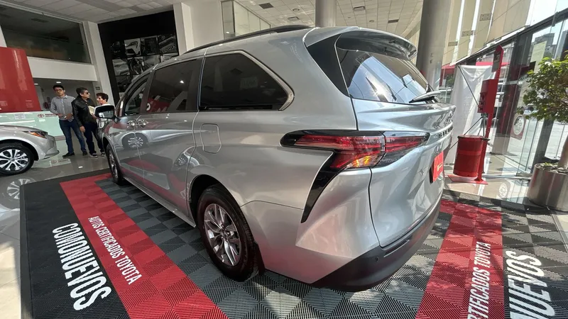 Toyota Sienna 2021