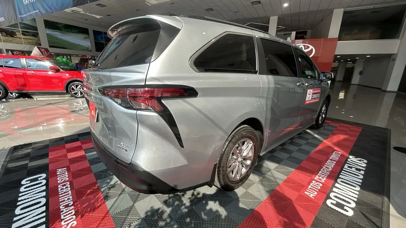 Toyota Sienna 2021