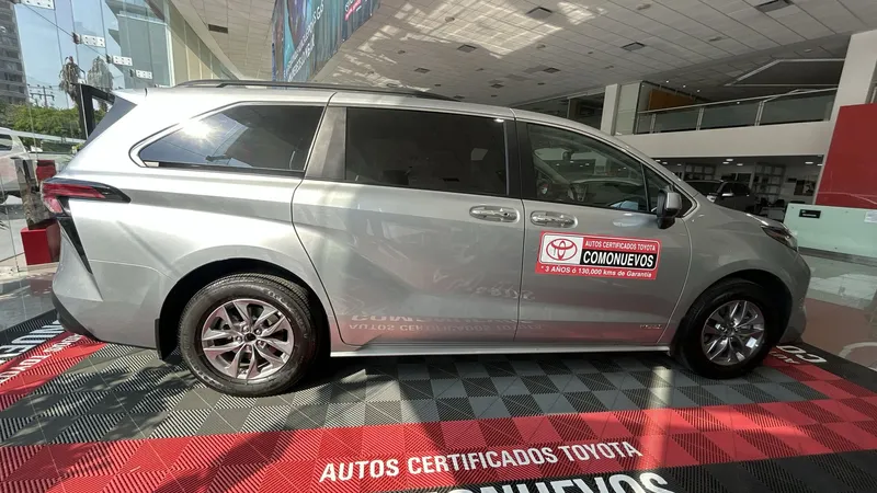 Toyota Sienna 2021