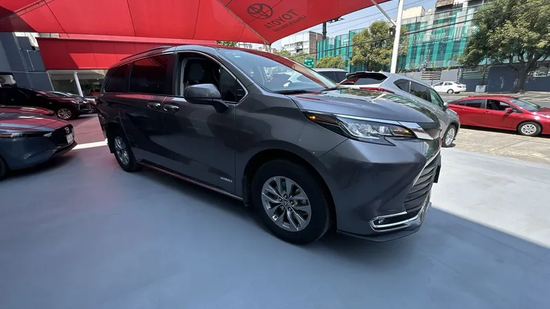 Toyota Sienna 2021