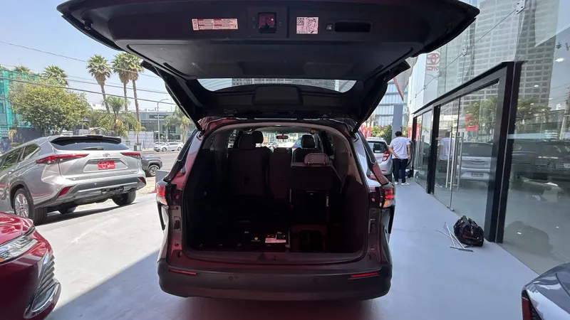 Toyota Sienna 2021