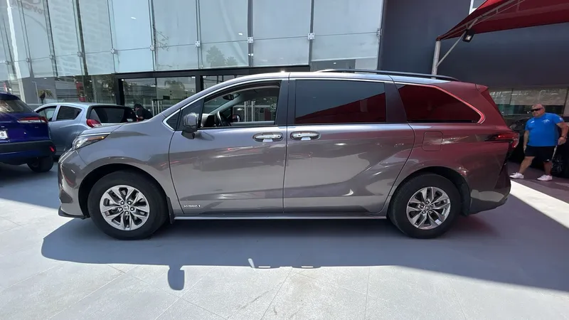 Toyota Sienna 2021