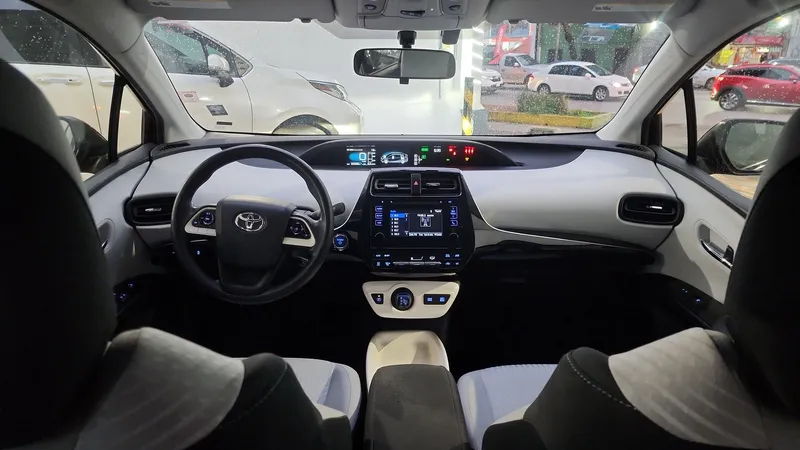 Toyota Prius 2017