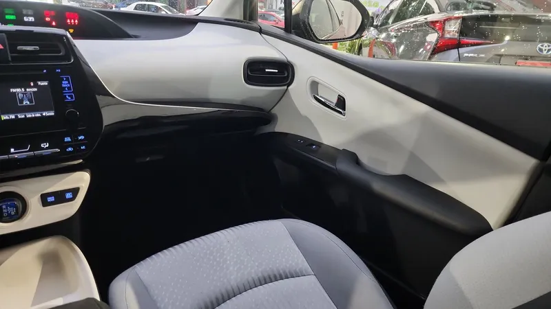 Toyota Prius 2017