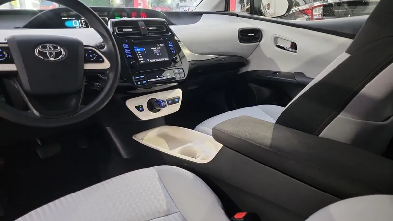 Toyota Prius 2017