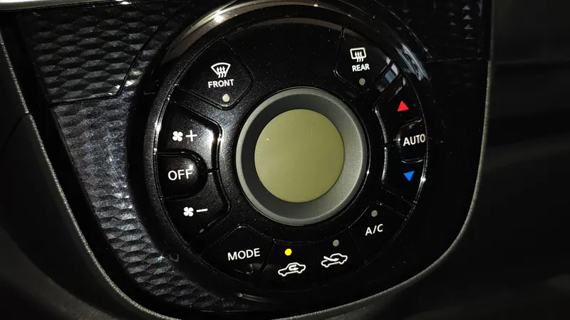 Nissan March 2024