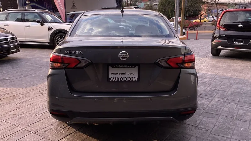 Nissan Versa 2022