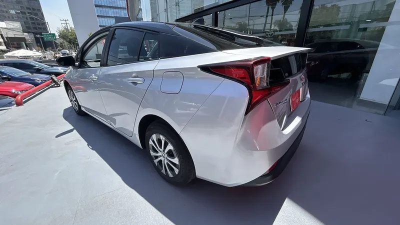 Toyota Prius 2021