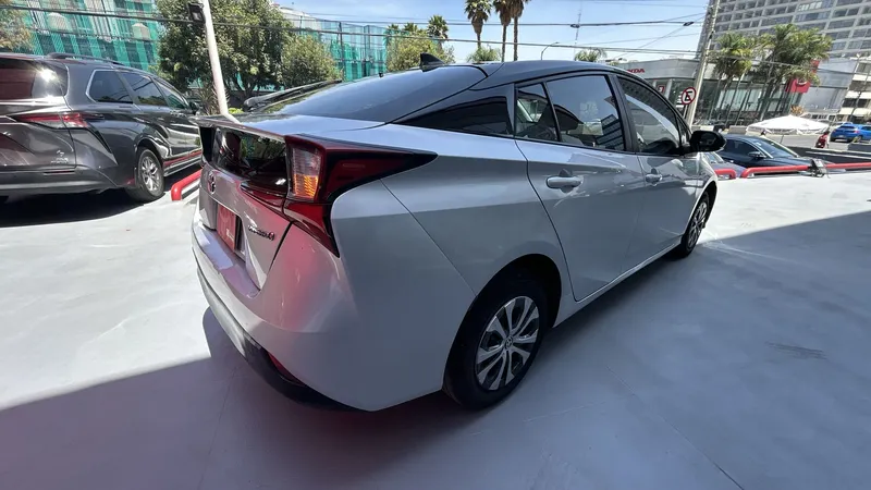 Toyota Prius 2021