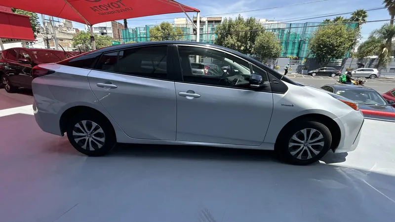 Toyota Prius 2021