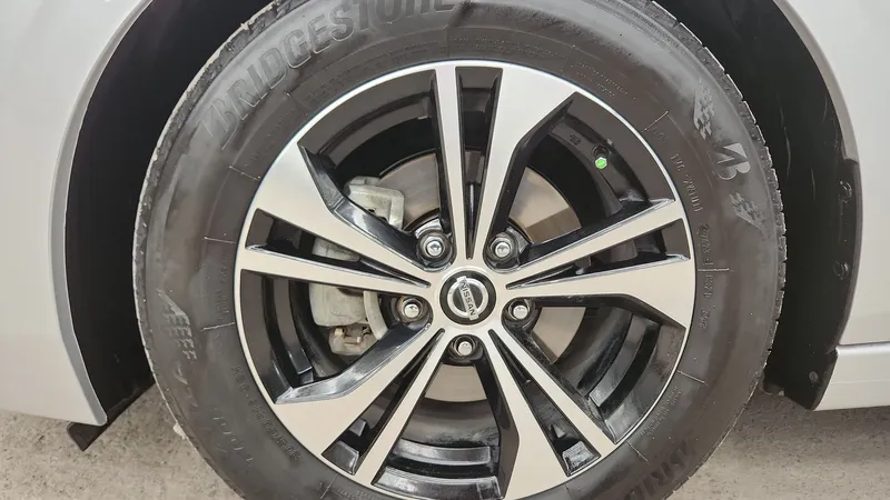 Nissan Sentra 2023