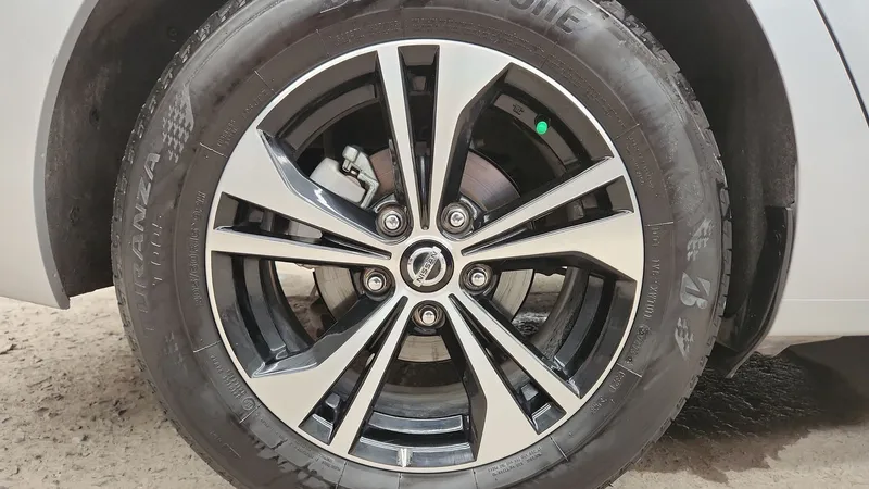 Nissan Sentra 2023
