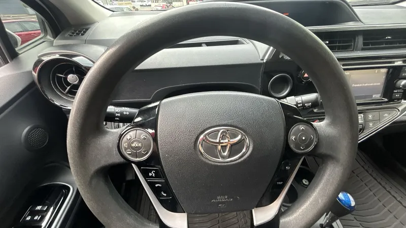 Toyota Prius C 2021