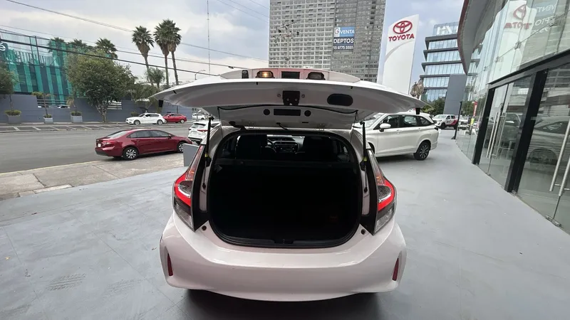 Toyota Prius C 2021