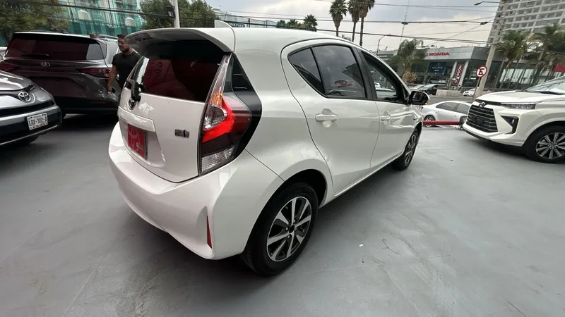 Toyota Prius C 2021