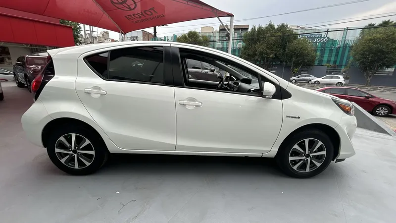 Toyota Prius C 2021