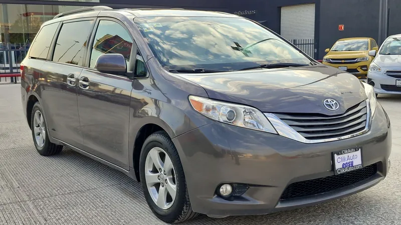 Toyota Sienna 2014