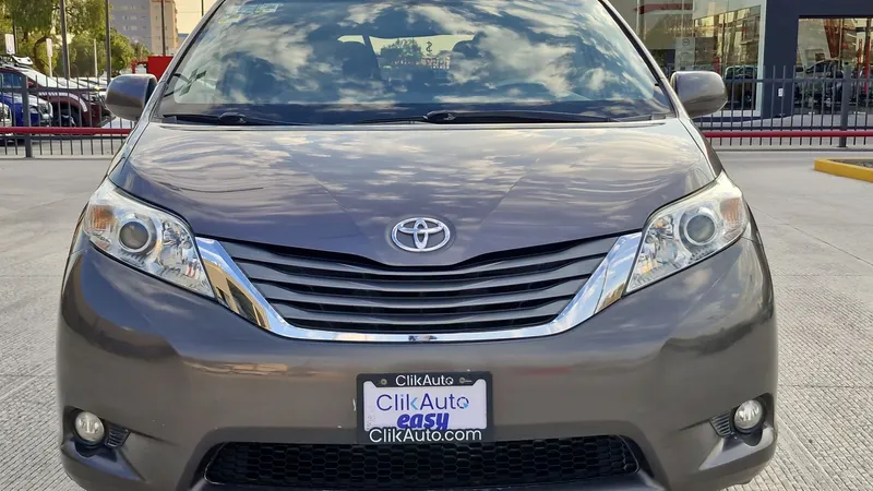 Toyota Sienna 2014