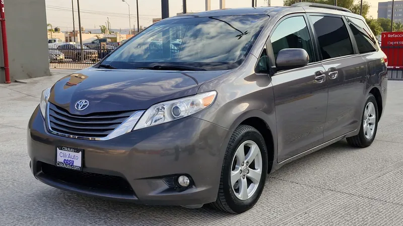 Toyota Sienna 2014