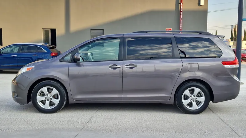 Toyota Sienna 2014