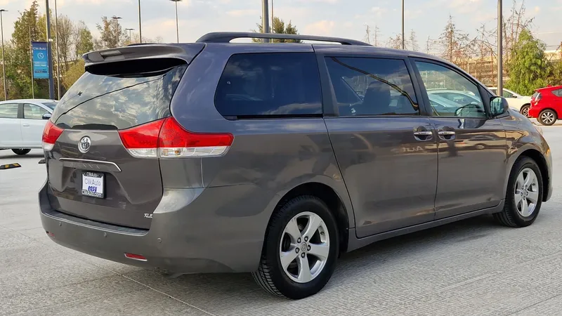Toyota Sienna 2014