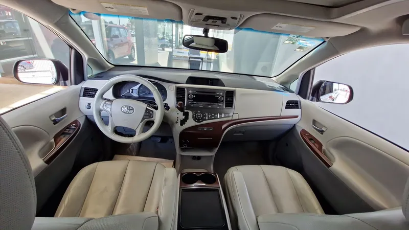 Toyota Sienna 2014
