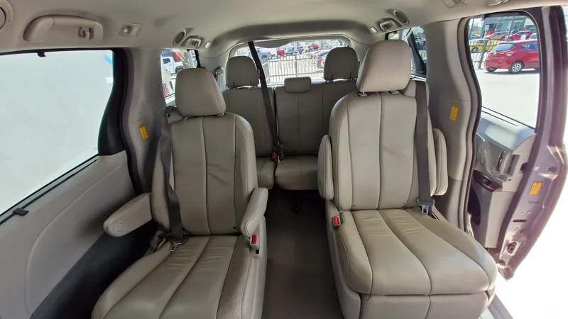Toyota Sienna 2014