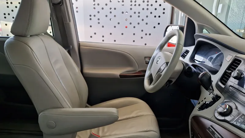 Toyota Sienna 2014
