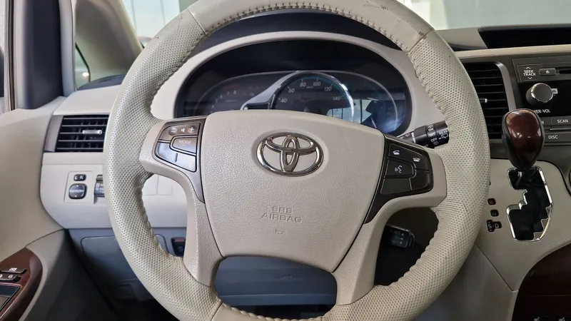Toyota Sienna 2014