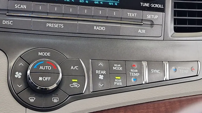 Toyota Sienna 2014
