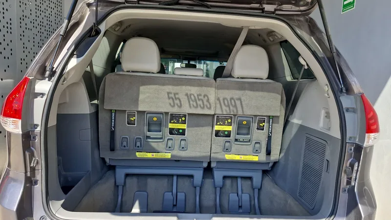Toyota Sienna 2014
