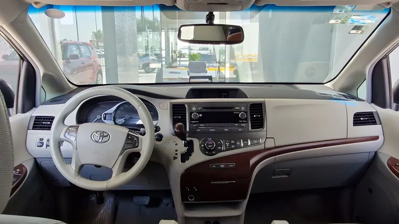 Toyota Sienna 2014