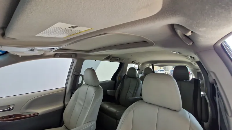 Toyota Sienna 2014