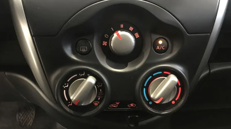 Nissan March 2020