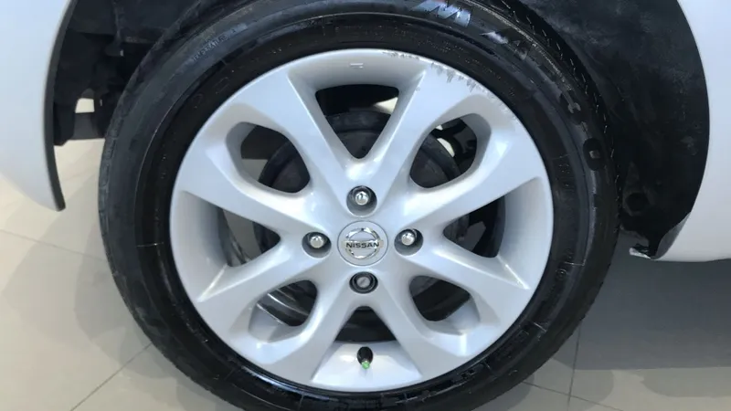 Nissan March 2020